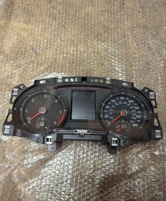 Volkswagen Golf VII Speedometer (instrument cluster) 5G6920970A 1355020179