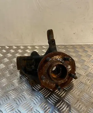 Ford Focus Front wheel hub 616100292