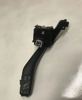Volkswagen Touran I Indicator stalk