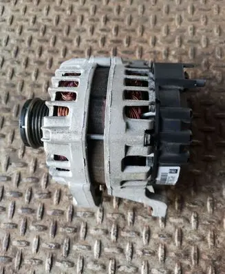 Opel Mokka X Generator/alternator 13597226