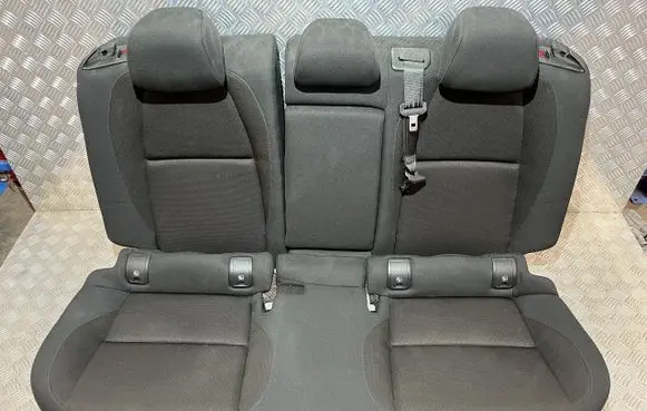 Mazda 3 Second row seats PU17875
