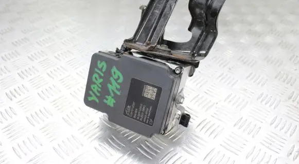 Toyota Yaris ABS Pump 445400D100