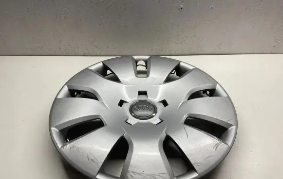 Audi A4 S4 B8 8K R16 wheel hub/cap/trim 8K0601147