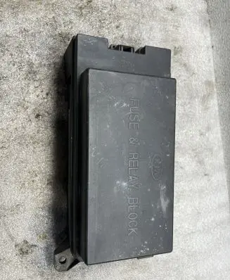 KIA Sorento Fuse module 911603E040