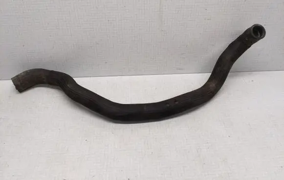 Volvo V70 Engine coolant pipe/hose