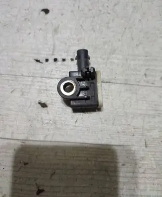 Mercedes-Benz GLA W156 Airbag deployment crash/impact sensor A1668210151 56054085AA