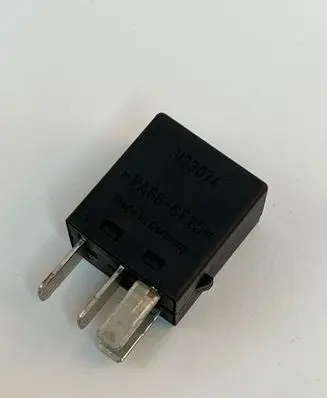 Volvo S40, V40 Other relay MB953382