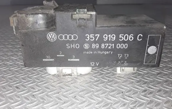 Volkswagen Golf III Coolant fan relay 357919506
