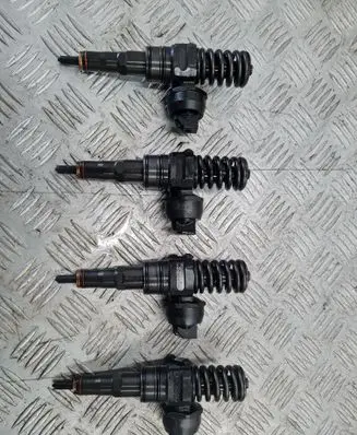 Volkswagen PASSAT B6 Fuel injectors set 038130073AG
