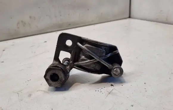 Mercedes-Benz CLS C219 Sway bar bush bracket, front A2113231226