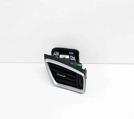 Nissan Qashqai Dashboard air vent grill cover trim 30490027 68760HV50A