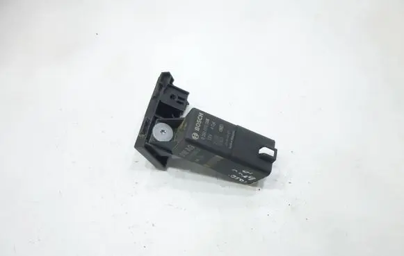 Volkswagen Caddy Glow plug pre-heat relay 038907281D
