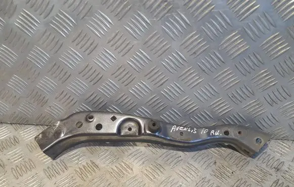 Toyota Avensis T270 Top upper radiator support slam panel