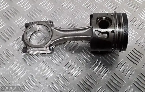 Ford Kuga I Piston with connecting rod 9677840380