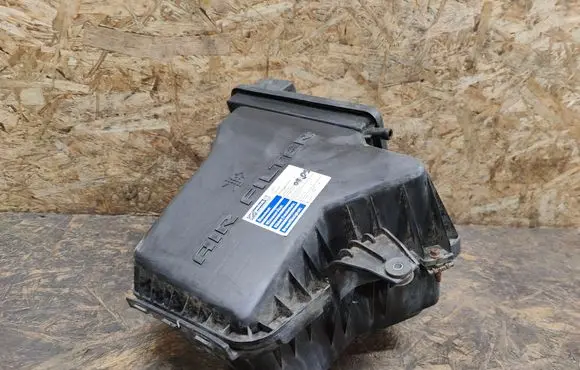 Chrysler Pacifica Air filter box