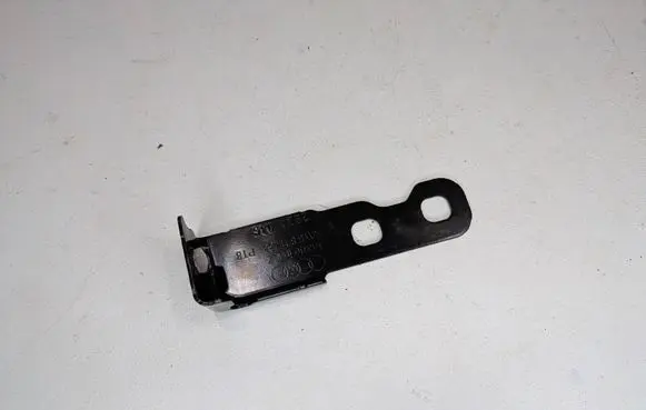 Audi A5 Fender mounting bracket 8W6821433 282403S