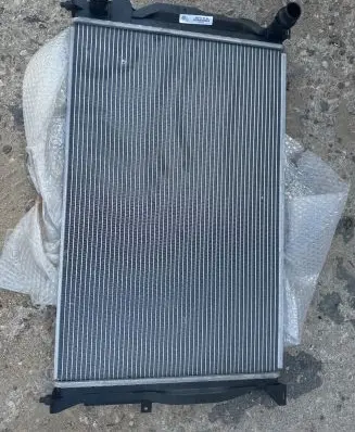 Skoda Superb B5 (3U) Coolant radiator 8D0121251BH