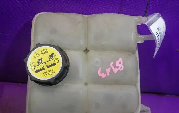 Mazda 3 I Coolant expansion tank/reservoir 3M5H8K218AF