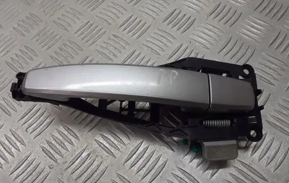 Opel Corsa D Front door exterior handle/bracket 