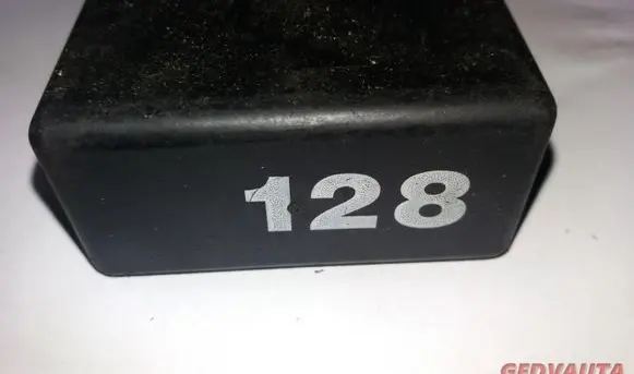 Volkswagen PASSAT B5 Other relay 7MO941597