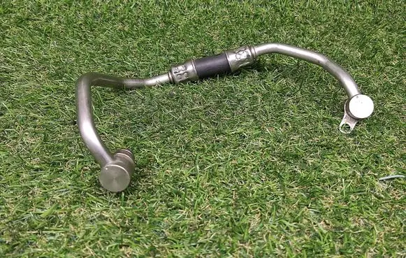 Coolant pipe/hose