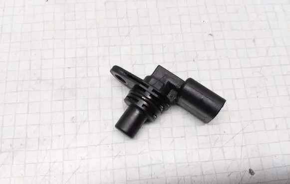 Volkswagen Golf IV Crankshaft position sensor 036907601B