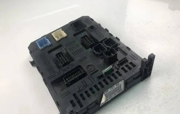 Citroen C4 I Fuse box set 9663510180