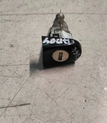 Volkswagen Caddy Front door lock (next to the handle)