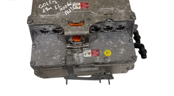 Voltage converter inverter
