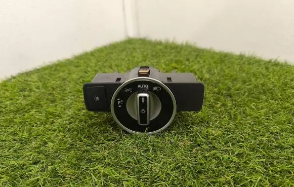 Mercedes-Benz GLK (X204) Light switch 2129056800
