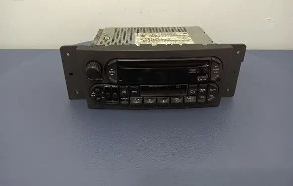 Chrysler Pacifica Radio/CD/DVD/GPS head unit P05082467AC