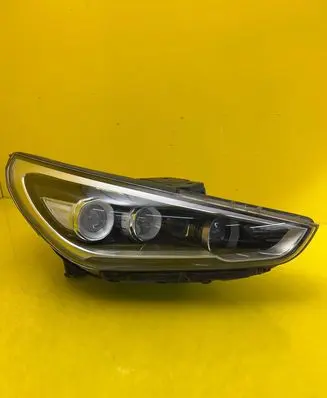 Hyundai i30 Headlight/headlamp 92102G4100