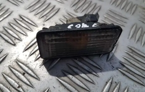 Volkswagen Golf III Front fender indicator light 1h0943117b