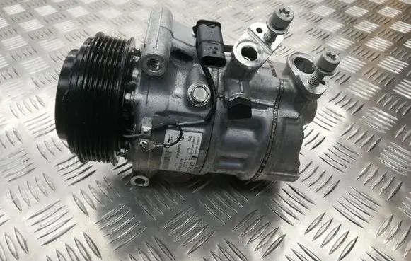 Mercedes-Benz C W205 Air conditioning (A/C) compressor (pump) A0008303902