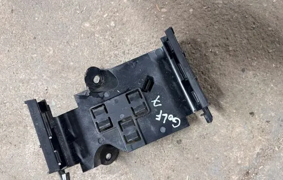 Skoda Octavia Mk3 (5E) Other engine bay part 5Q0906507D
