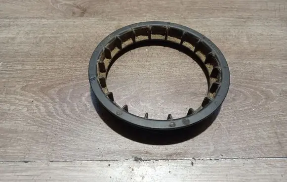 Volvo S60 In tank fuel pump screw locking ring/nut 8649739