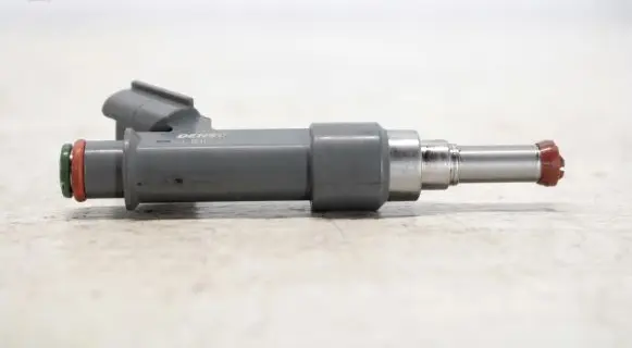 Toyota Corolla E210 E21 Fuel injector 232500T110