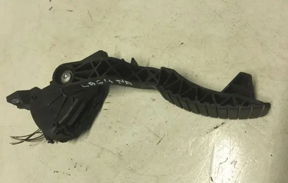 Renault Laguna II Accelerator throttle pedal 8200002904