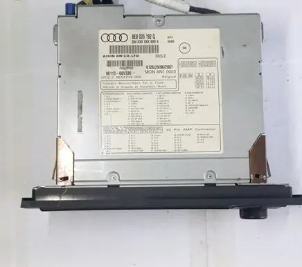Audi A4 S4 B7 8E 8H Radio/CD/DVD/GPS head unit 8E0035192Q