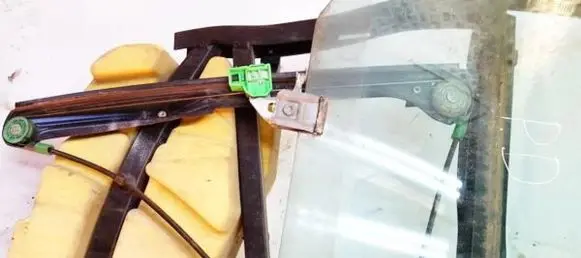Audi A4 S4 B5 8D Sliding door window regulator with motor