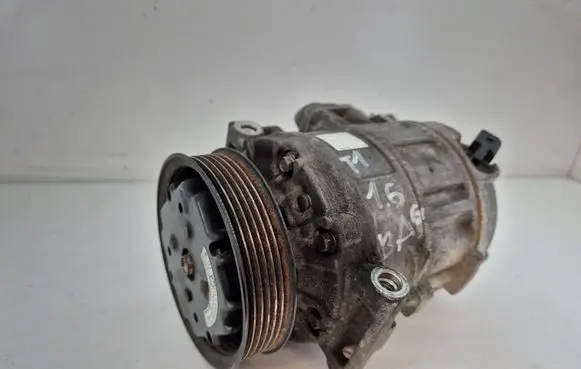 Volkswagen Touran I Air conditioning (A/C) compressor (pump) 1K0820803F