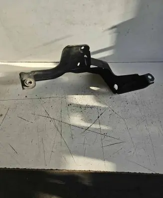 Audi A6 S6 C6 4F Intercooler pipe mounting bracket 4F0145814