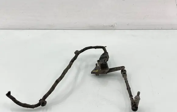 Audi Q7 4M Rear air suspension level height sensor 8K0973703