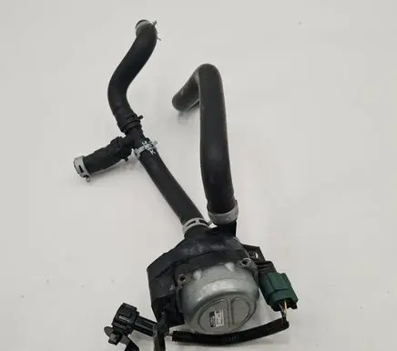 Nissan Leaf II (ZE1) Electric auxiliary coolant/water pump 215815SA0A