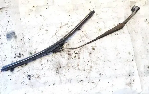 Mitsubishi Pajero Sport I Front wiper blade arm 1l45