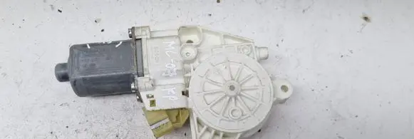 Mercedes-Benz ML W164 Front door window regulator motor A2518200742