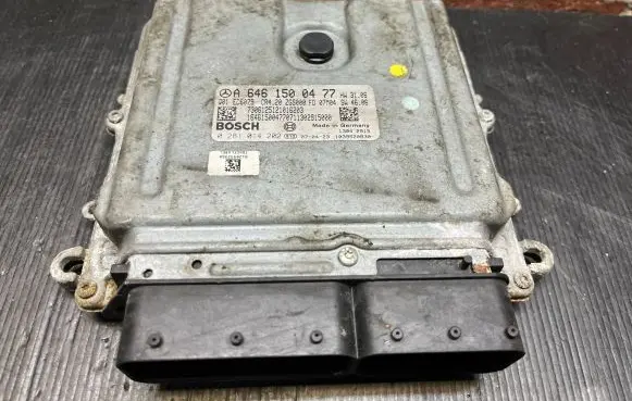 Mercedes-Benz Sprinter W906 Engine control unit/module ECU A6461500477 1039S20830 0281014202