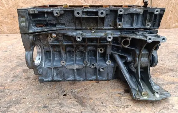 BMW 1 E81 E87 Engine block 7558266 7552758AAG