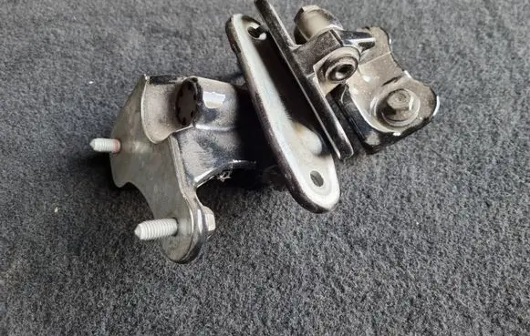 Rear door hinge set