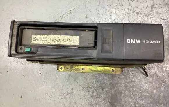 BMW 5 E39 CD/DVD changer 65128361453 8364931